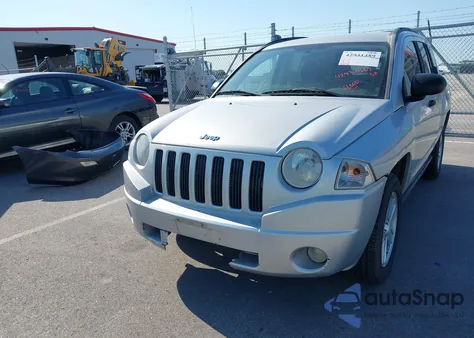 2008 Jeep Compass Sport z USA, uszkodzony, nr VIN 1J8FT47W58D789469